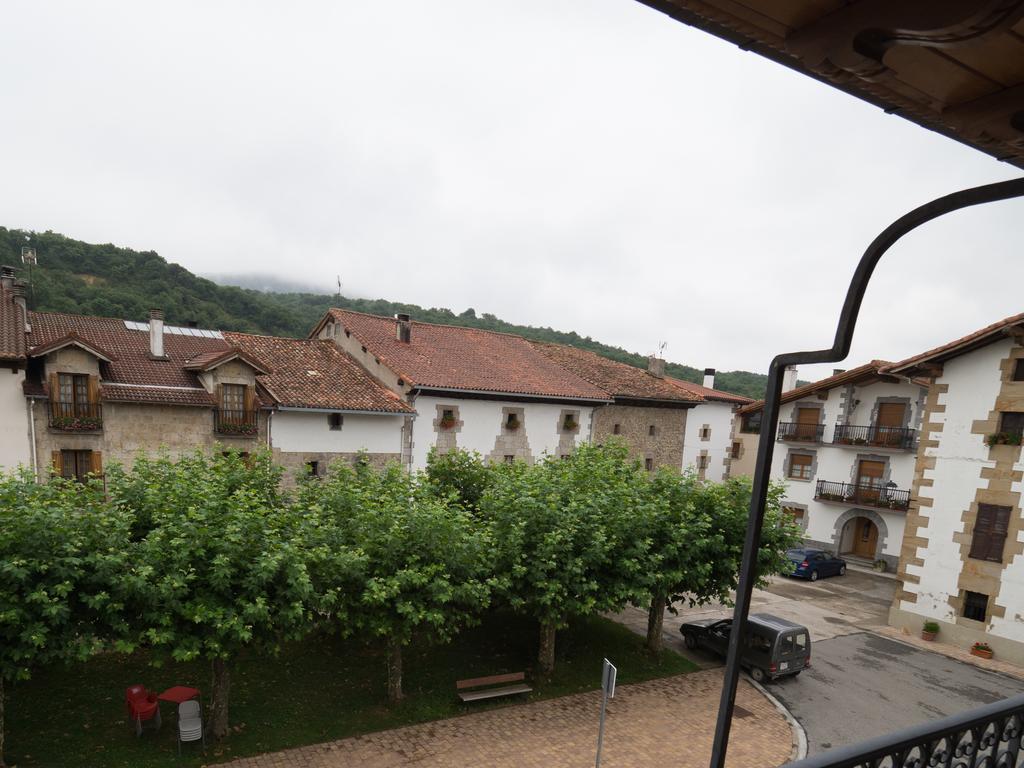 Casa Rural Martxoenea Landetxea Arruazu Exterior photo