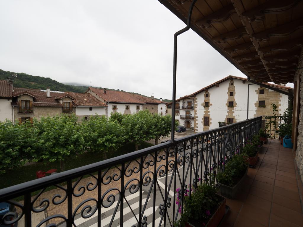 Casa Rural Martxoenea Landetxea Arruazu Exterior photo